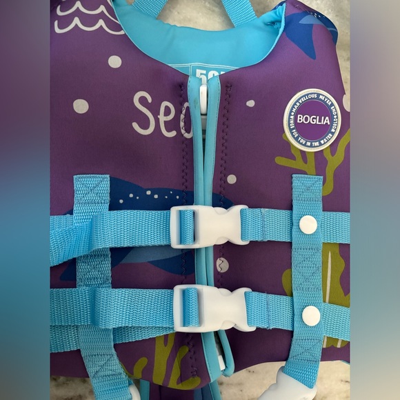 Toddler life jacket for ages 1-3 - Picture 2 of 7